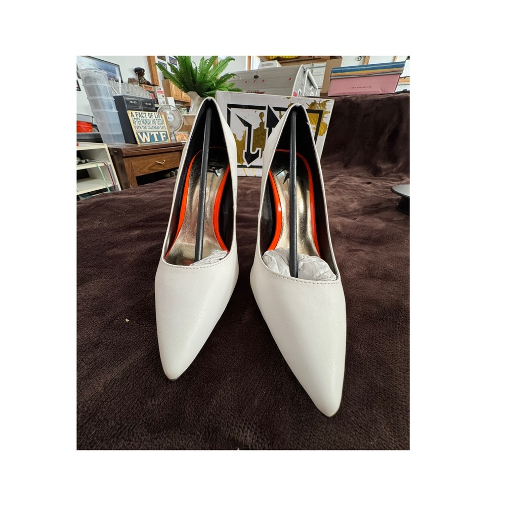 LFL (Lust for life) Elegant White Women's Heels size 6.5 - Picture 2 of 8